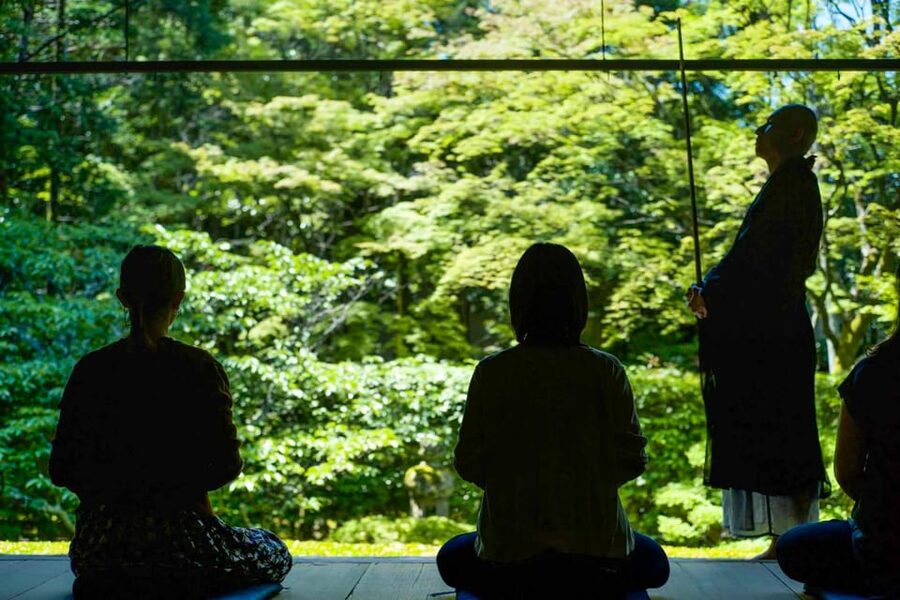 Kyoto: Nighttime Zen Meditation and Matcha Tea Experience - Keishunin after dark: why the light matters