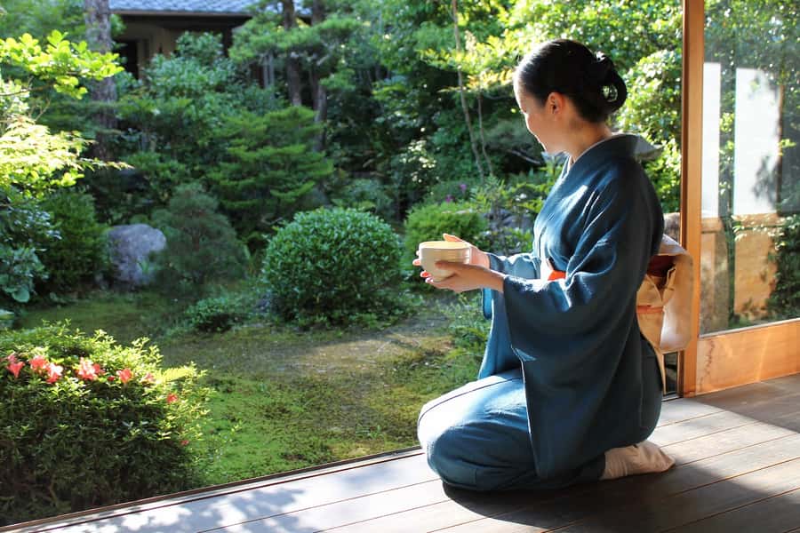 Kyoto: Private Tea Ceremony with a Garden View - What happens first: a friendly history lesson and seasonal sweets