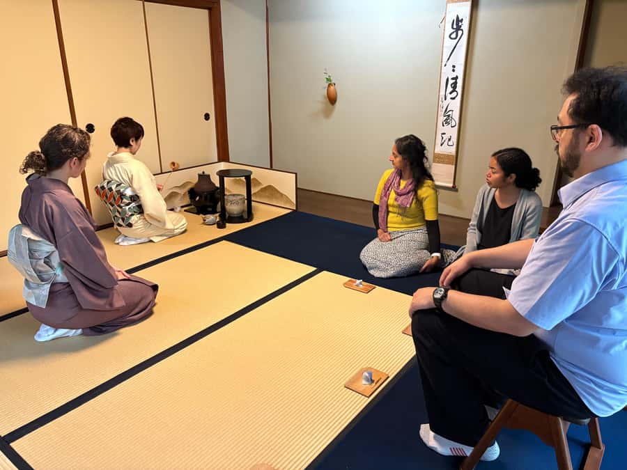 Kyoto: Tea Ceremony, in traditional Japan house (ENG/ES/NLD) - Watching the ceremony: tools, timing, and etiquette that make sense