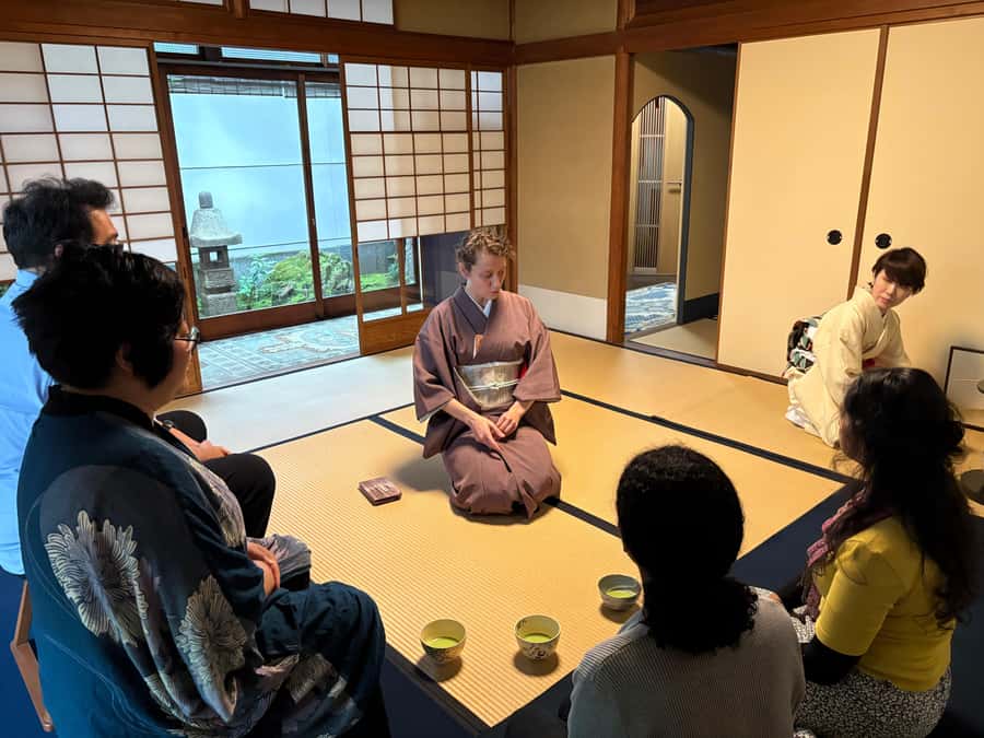 Kyoto: Tea Ceremony, in traditional Japan house (ENG/ES/NLD) - The matcha tasting: two bowls, two different feelings