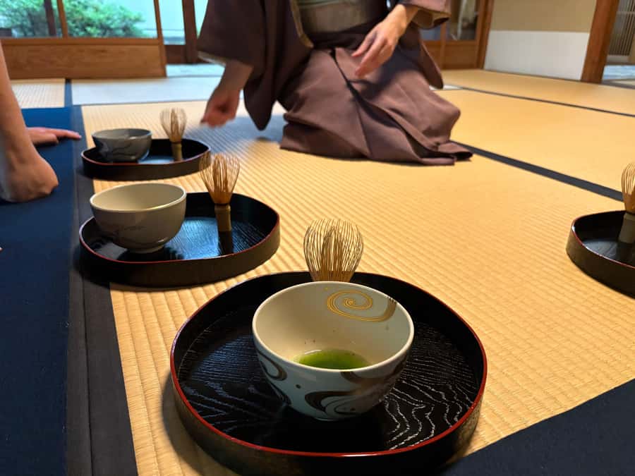 Kyoto: Tea Ceremony, in traditional Japan house (ENG/ES/NLD) - What you learn before you ever whisk a bowl