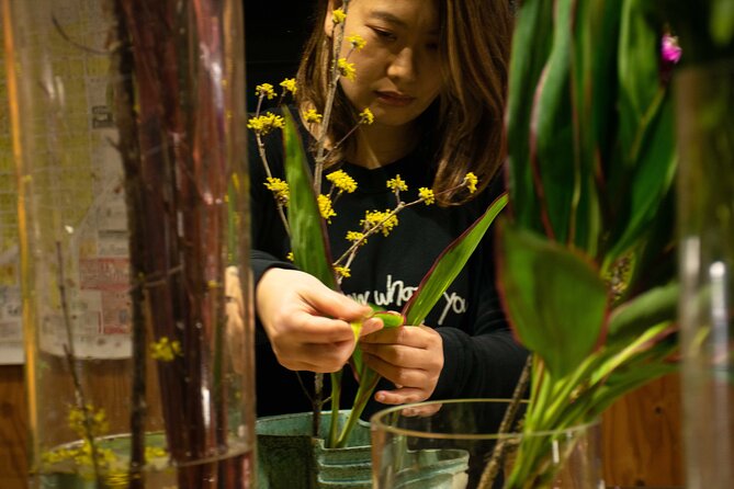Kyoto Tea ceremony with Japanese Flower Arrangement Ikebana - What Makes It Feel Warm and Individual