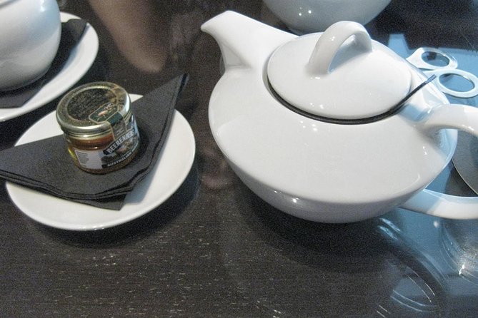 Landmark Hotel Bangkok: Classic Afternoon Tea - The schedule that shapes your experience: daily 1:00pm–5:00pm and a 45–90 minute window