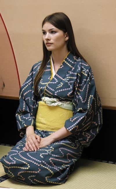 Learn Zen in a class of making Matcha tea near Osaka Castle - Photo shooting in kimono: what you’ll get and what to ask about