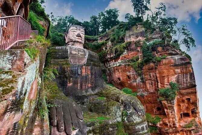 Leshan Buddha + Panda Base or Old Tea House Private Day Tour - Price and value: what $99 really covers