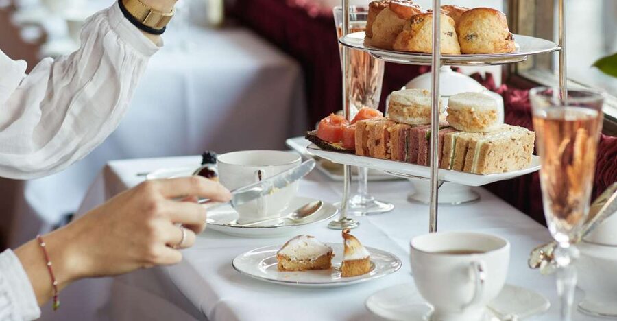 London: Afternoon Tea at The Rubens at the Palace - The Rubens at the Palace: palace-style tea in a famously grand setting