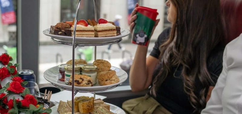London: Afternoon Tea Bus Tour & London Eye Option - Final decision: book it or pass