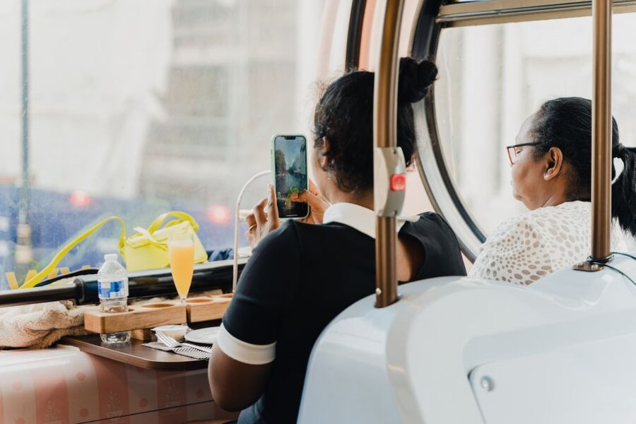 London: Afternoon Tea Bus with a Glass of Prosecco - Seating choices and getting the best views (without stress)