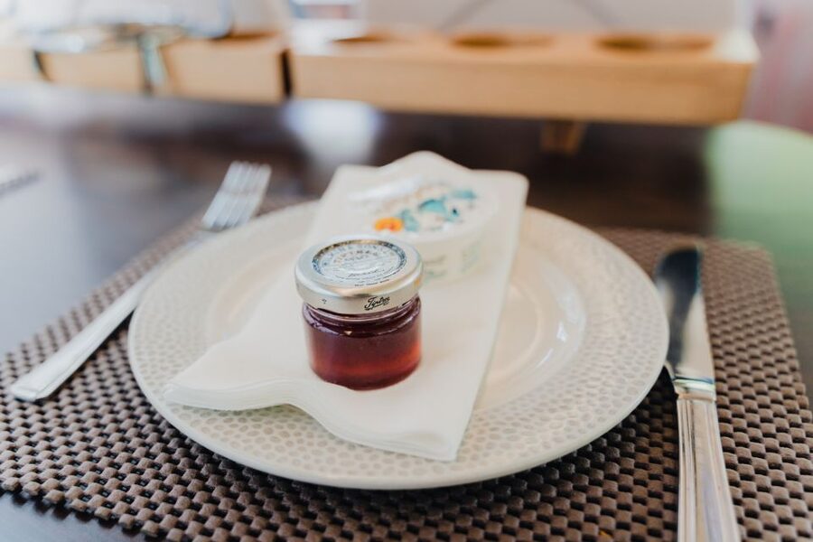 London: Afternoon Tea Bus with a Glass of Prosecco - Price and value: is $64 actually worth it?