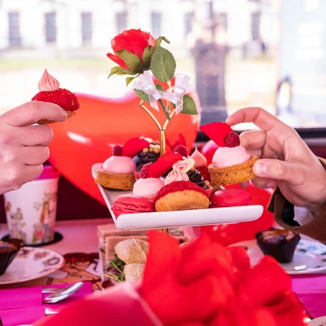 London: Afternoon Tea Sightseeing Bus Tour - Soundtrack, Audio Guide, and Music: How to Hear It Without Stress