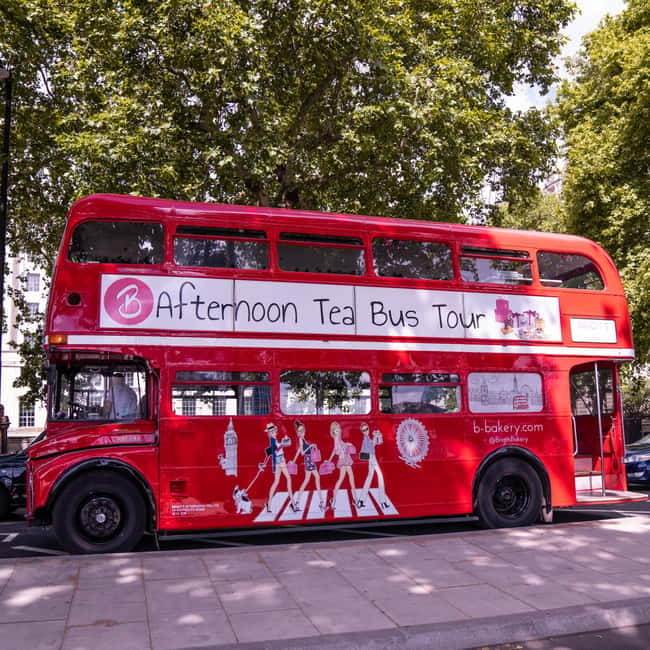 London: Afternoon Tea Sightseeing Bus Tour - Victoria Coach Station Check-In: Find the Right Gate
