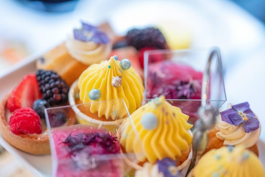 London: Gin and Afternoon Tea Bus Tour with Audio Guide - What the experience feels like on board