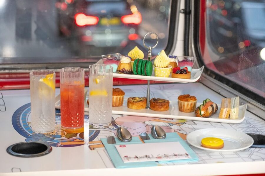 London: Gin and Afternoon Tea Bus Tour with Audio Guide - Who this tour suits best