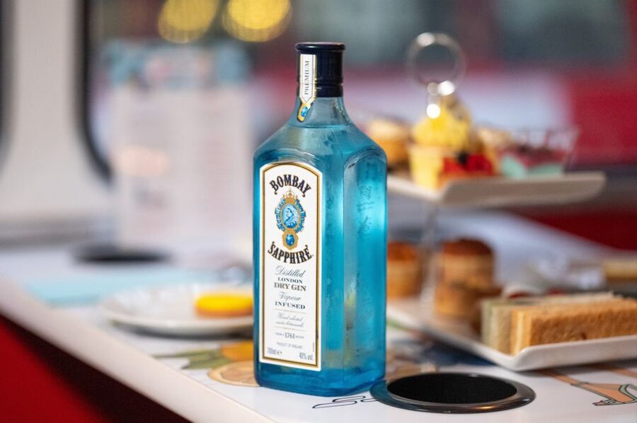 London: Gin and Afternoon Tea Bus Tour with Audio Guide - Routemaster ride through Central London icons