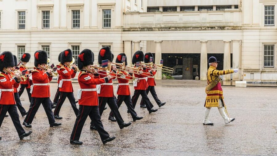 London: Kensington Palace Tour, Guard Change & Afternoon Tea - Final call: should you book?