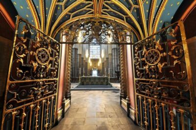 London: Royal Tour with Westminster Abbey & Afternoon Tea - Buckingham Palace and the Changing of the Guard: see it up close (if it’s on)