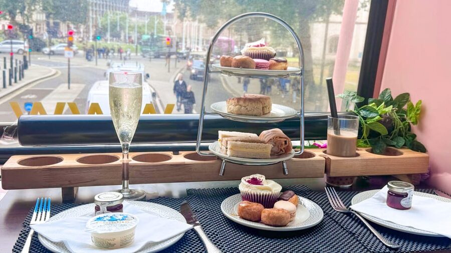 London: Taylor Swift-Inspired Afternoon Tea Bus Tour - Key things that make this bus tour fun