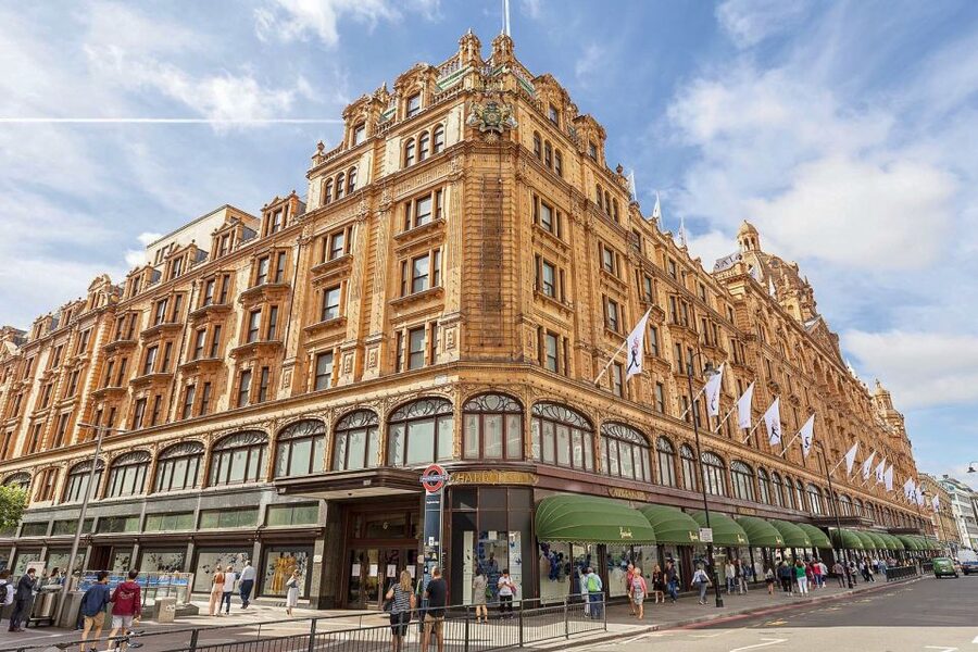 London: Tower, Cruise, & Harrods Tea Full-Day Experience - Thames Private Cruise (Seasonal): See the City From the Water