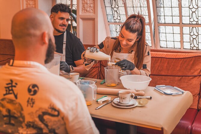London: Traditional English Scone Making and Tea Workshop - The 60-minute scone flow: from mixing to warm scones