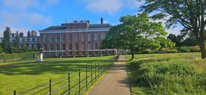 London: VIP Kensington Palace Gardens Tour & Royal High Tea - Tour flow you can count on: photo stops, guided narration, and time to look