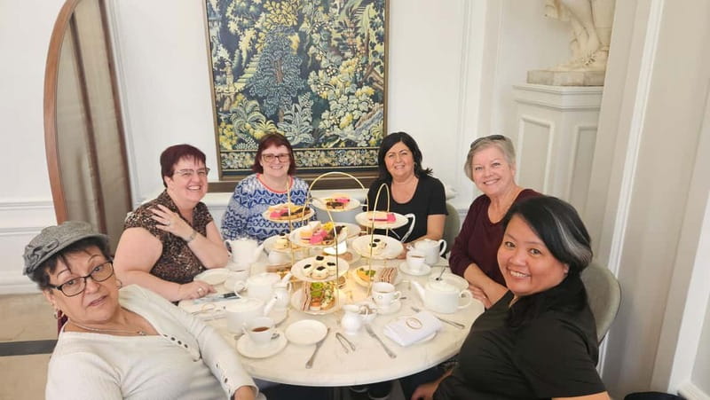 London: VIP Kensington Palace Gardens Tour & Royal High Tea - Kensington Palace Gardens and the Cradle Walk to the Sunken Garden