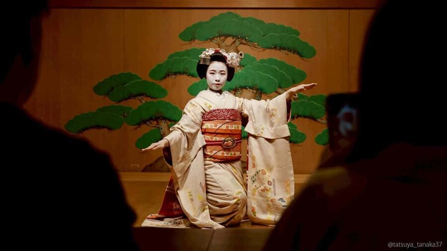 Maiko Dance and Tea Ceremony on a Noh Stage in Kyoto - The Tea Ceremony: Matcha, Seasonal Sweets, and Small Rituals