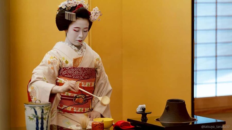 Maiko Dance and Tea Ceremony on a Noh Stage in Kyoto - Price in Context: Is $141 Good Value?