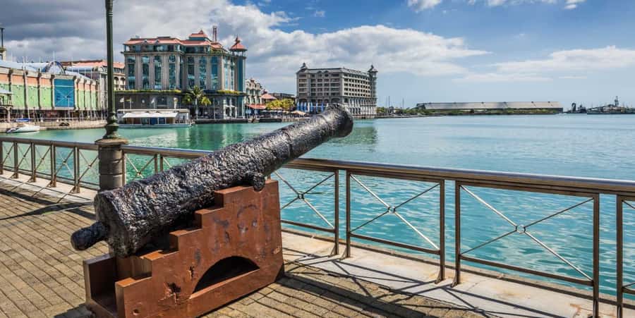 Mauritius: North Tour with Tea Tasting & Oceanarium Visit - Caudan Waterfront: where a sea breeze meets boutiques and cafés