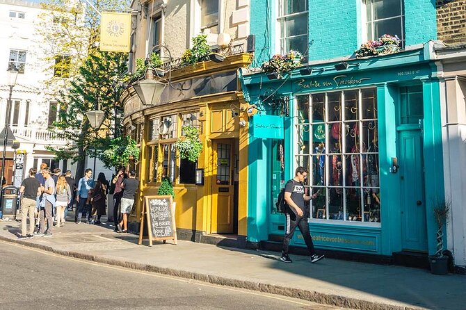 Notting Hill Walking Tour with Cream Tea - Guides and group size: what 4 hours feels like in real life