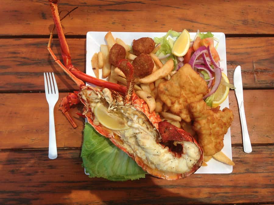 Perth: Pinnacles Desert Lobster Tour with Morning Tea - Morning tea in Yanchep: Lavender Farm or Chocolate Drops Tearoom