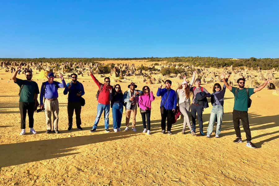 Perth: Pinnacles Desert Lobster Tour with Morning Tea - Cervantes and the Lobster Shack: a seafood lunch you control