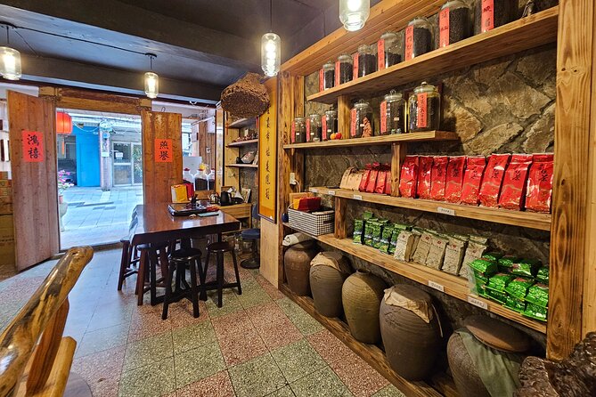 Pinglin Tea Culture & Maokong Day Tour from Taipei - Bagua Tea Garden: Feitsui Reservoir area viewpoints
