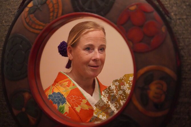 Private Kimono and tea ceremony at local home near Tokyo Disney - A private kimono day near Tokyo Disney, in a local home setting