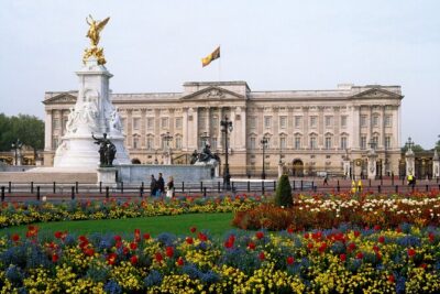 Royal London Tour with Afternoon Tea at The Rubens at the Palace - Westminster Abbey Area: Where Power Shows Off in Stone