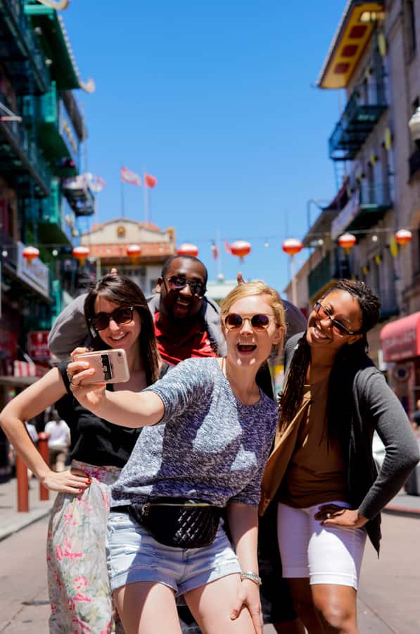 San Francisco: Chinatown Dim Sum and Tea Tour - Peking Duck and Dessert: When the Meal Stops Feeling Generic