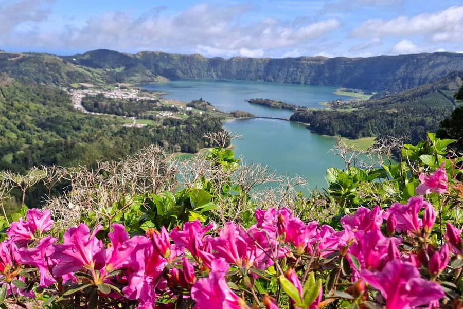 São Miguel: 2-Day Island Tour, Tea & Pineapple Plantation - Parque das Caldeiras Cooking Sites and the Extra 3€ Choice