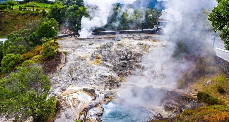 São Miguel: Furnas Volcano & Tea Plantation Tour & Lunch - Furnas Valley: why the volcano is the lunch kitchen