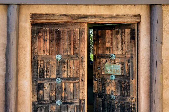 Seftel Gallery Art Experience - Meet the Artist near Santa Fe - The hour-long flow: snacks, studio talk, and time to browse originals