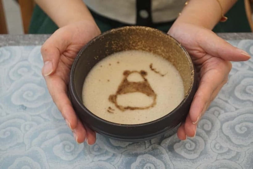 Shanghai: Song Dynasty Tea Ceremony Experience - Language and private-group format: who this fits best
