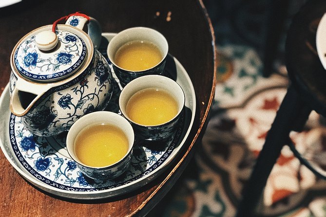 Sip & Savor: Maokong Tea & Shenkeng Stinky Tofu Private Day Tour - Maokong Mountain: Tea Country And A Breather