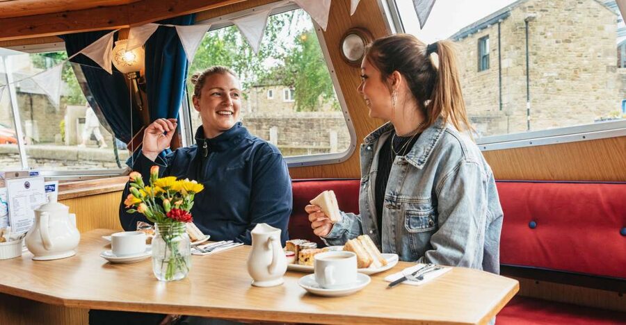 Skipton: 2-Hour Afternoon Tea Cruise - The onboard bar: how to plan for drinks (without surprises)
