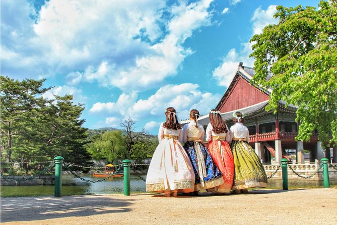 Small Group Seoul Highlight Tour opt. Hanbok & Tea Ceremony - Jogyesa Temple and Gwanghwamun Square: Seoul’s Center of Gravity