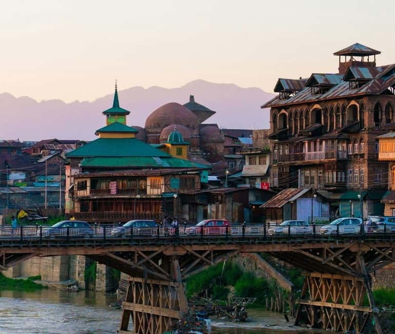 Srinagar Old City Heritage Walking Tour with Kahwa Tea - Key things to know before you go