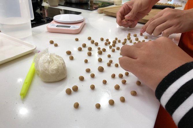 Street Food Cooking Class in Taipei : Gua Bao/Lu Rou Fan/Boba Tea - Bubble tea from scratch: pearls, then the shake