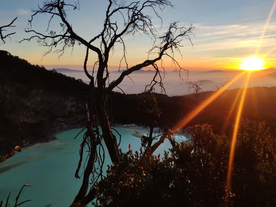 Sunrise Sunan Ibu,Kawah Putih,Volcano,Tea factory,Hot spring - Kawah Putih volcano crater: the white lake that earns your camera roll