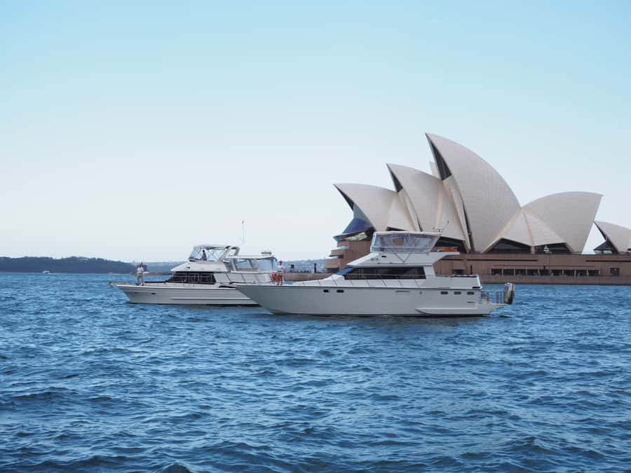 Sydney Harbour: 2-Hour Morning Yacht Cruise with Morning Tea - The 10:00 AM route: Bridge, Opera House, then Harbour coves