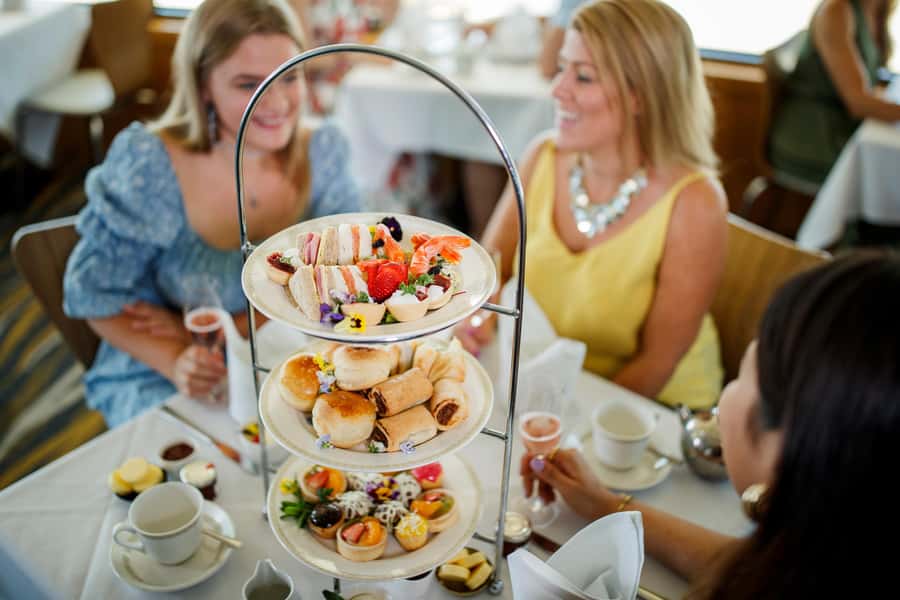 Sydney: Relaxing High Tea Cruise on Sydney Harbour - The 90-minute route: Opera House, Bridge, and Fort Denison