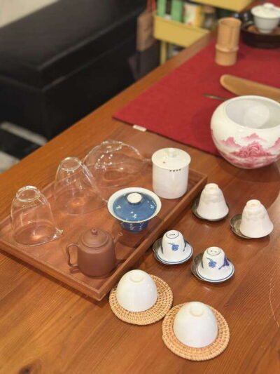 Tainan Culture Trip: Chinese Tea Ceremony_Oolong Tea - King’s English-led start: tea origins, types, and the oolong focus