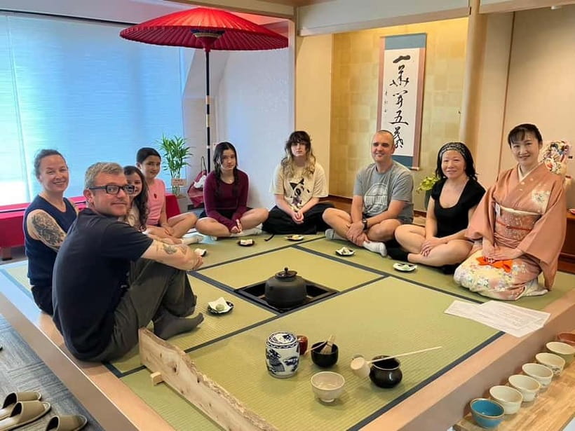Tea ceremony experience in Japanese-style room 60min - Entering Wasako inside Charyo-Ichimatsu: what the room experience feels like