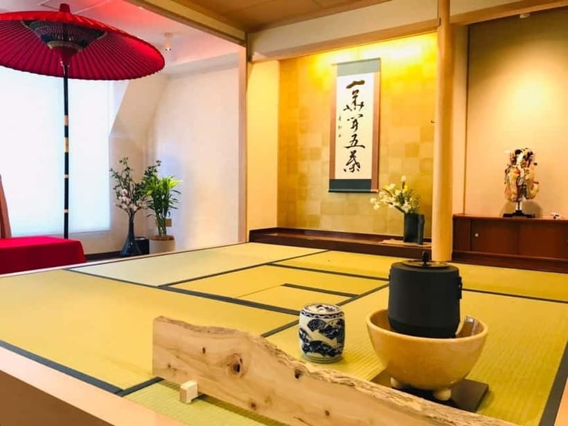 Tea ceremony experience in Japanese-style room 60min - Watching the demonstration, then learning to make matcha yourself